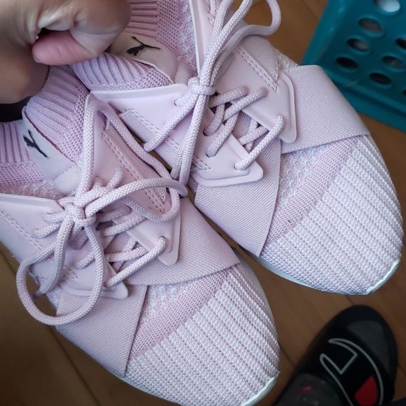 Puma - Picture 3 of 4